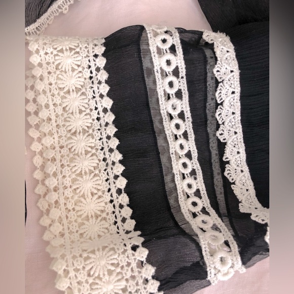 NWOT Forever 21 cropped sheer lace trimmed shrug - Picture 4 of 6